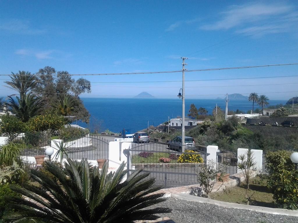 Case Vacanze Villa Lory Malfa  Εξωτερικό φωτογραφία