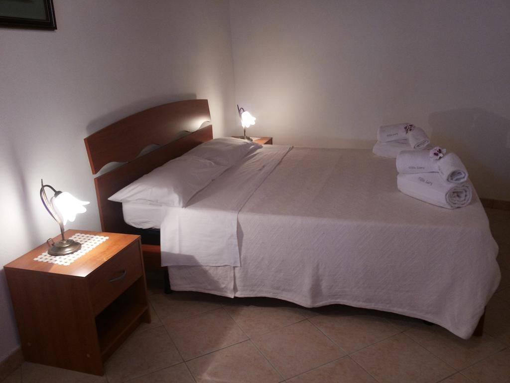 Case Vacanze Villa Lory Malfa  Δωμάτιο φωτογραφία