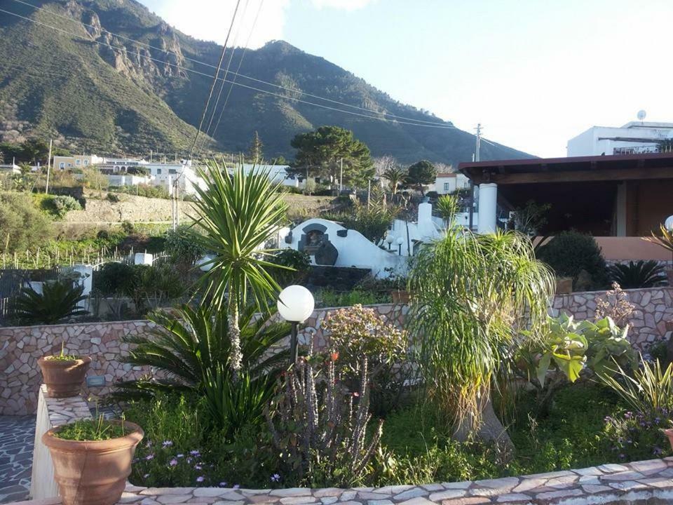 Case Vacanze Villa Lory Malfa  Εξωτερικό φωτογραφία